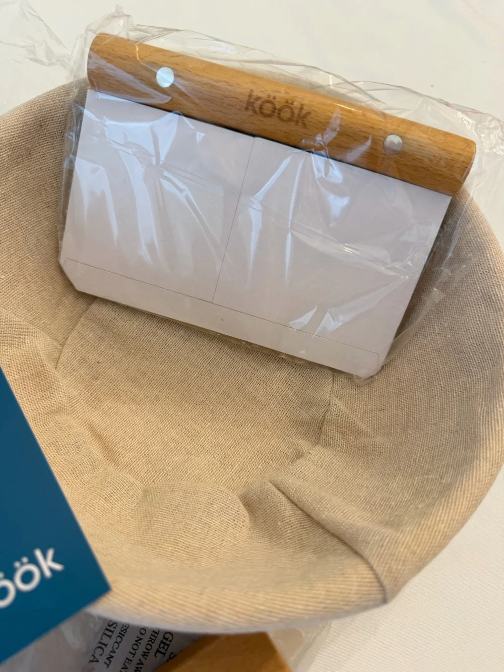 Köok Banneton Bread Proofing Set of 2 Bowls, Scraper & Scoring Lame & Case NWOB